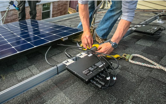 600W 2000W Güneş Mikro Değiştiricisi I Sınıf Siyah ve beyaz balkon elektrik santralleri için